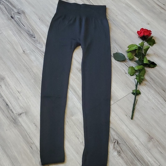 Super cute black outfit size small - Picture 6 of 10